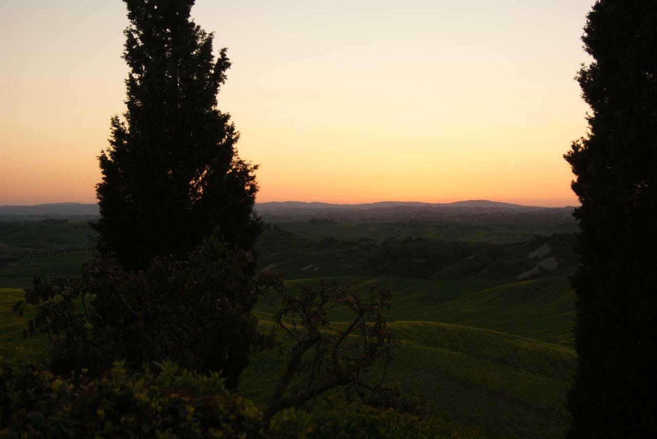 Tuscany Balcony: Crete Senesi Casetta Екстериор снимка